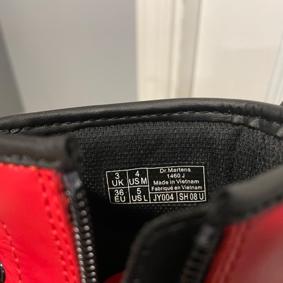 Dr Martens Youth Girls True Red Air Wair Patent Leather Lamper Combat Boots 4 - Picture 3 of 5